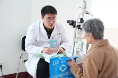 便民服務(wù)進社區(qū) 義診活動暖人心