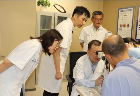 京鄂閩專家團(tuán)再次匯聚福州愛(ài)爾眼科疑難眼病診療平臺(tái),聯(lián)合會(huì)診為患者破除疑難